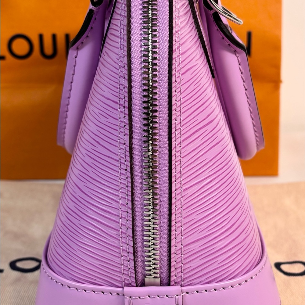 Beautiful Louis Vuitton Lilac Alma bb Sold - Picture 4 of 16